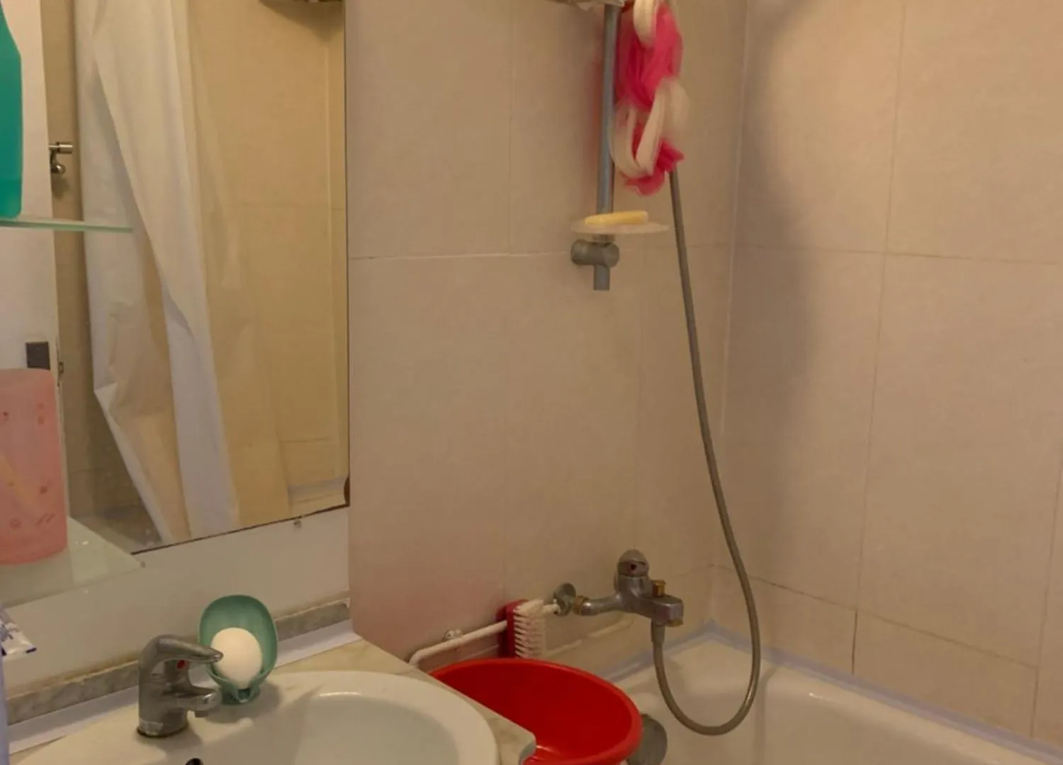 Une Chambre Single Avec Acces Direct Aeroport D'Orly 0*, Orly France